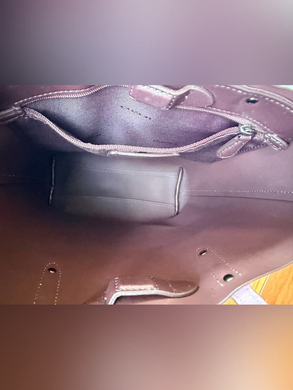 Coach Central Shopper. Crafted from refined calf double-face leather. - Picture 10 of 10